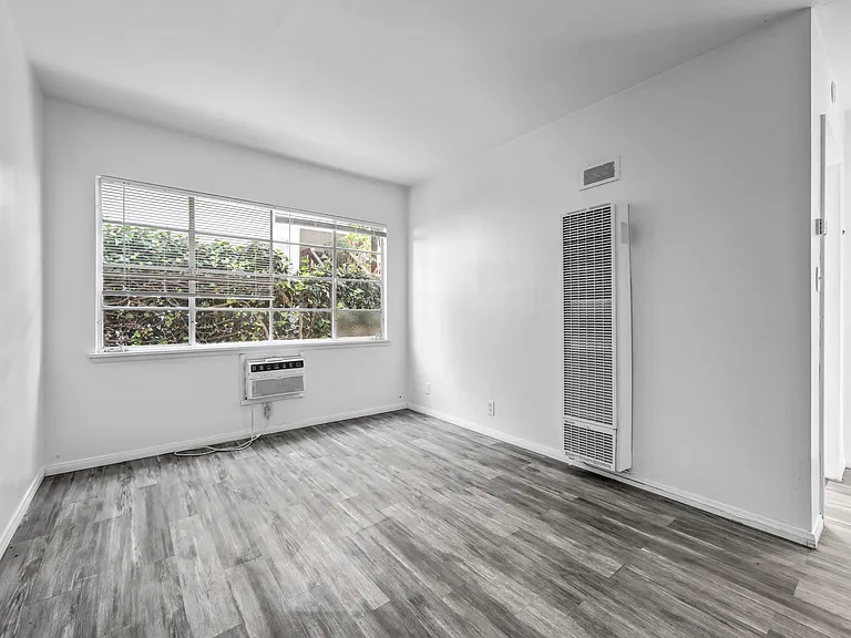 56 N Parkwood Ave #1 — Photo 8