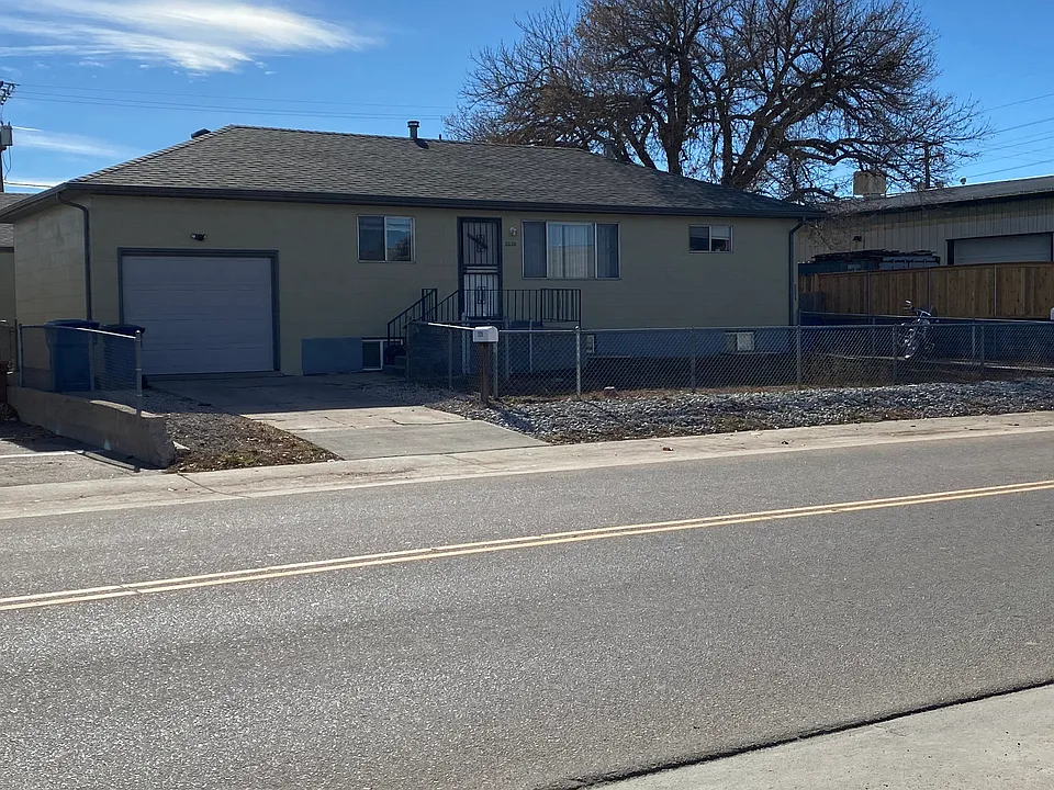 2020 W Hamilton Pl