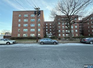 326 Bridge Plz N APT 3E, Fort Lee, NJ 07024