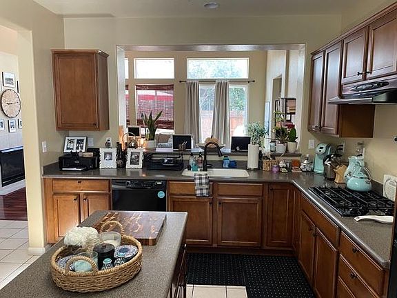 3rd image of 1751 W Bella Oaks Way