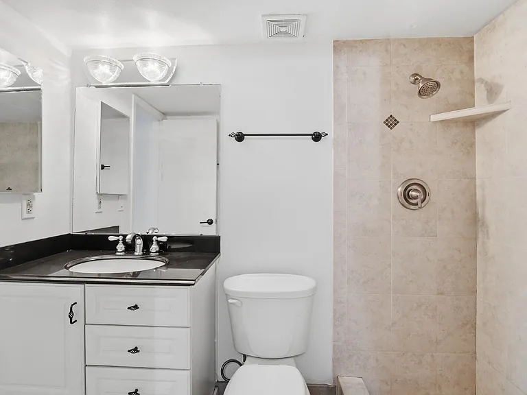 12450 E Cornell Ave #103 — Photo 14