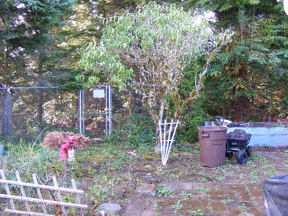 5th image of 430 NE 32nd St