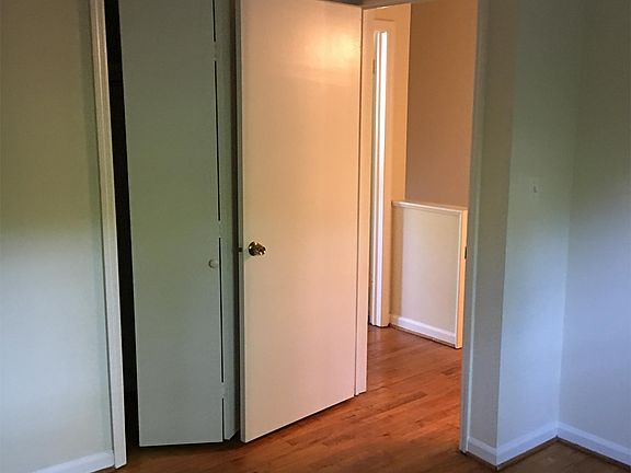 3rd image of 306 Newton St