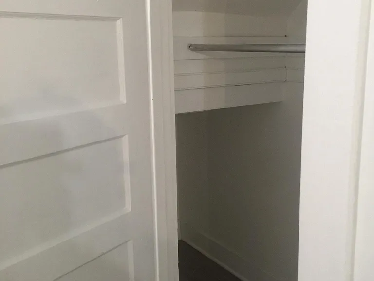90 Hinman St — Photo 6
