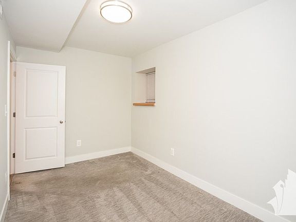 4th image of 2326 N Southport Ave #Ch2