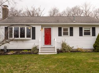 4 Cedarwood Ln, Rowley, MA 01969