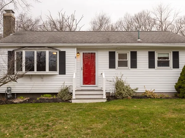 4 Cedarwood Ln, Rowley, MA 01969