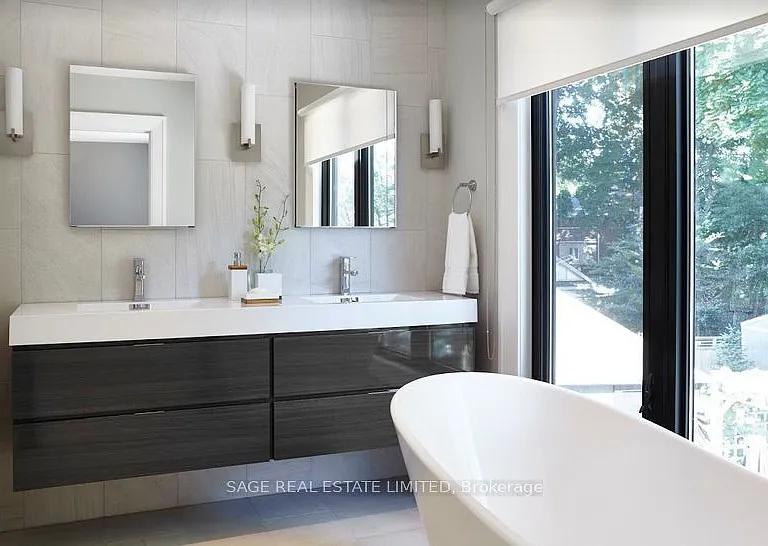38 Baby Point Rd — Photo 8