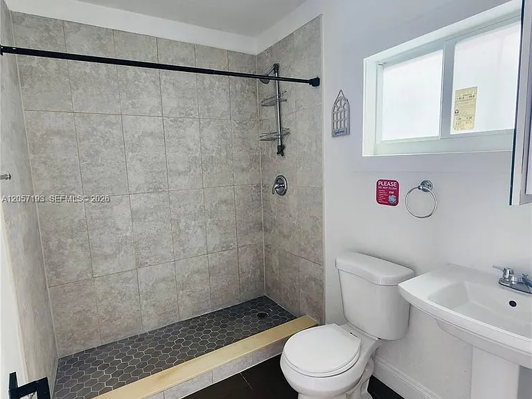 1558 NW 103rd St #EFFICIENCY — Photo 7