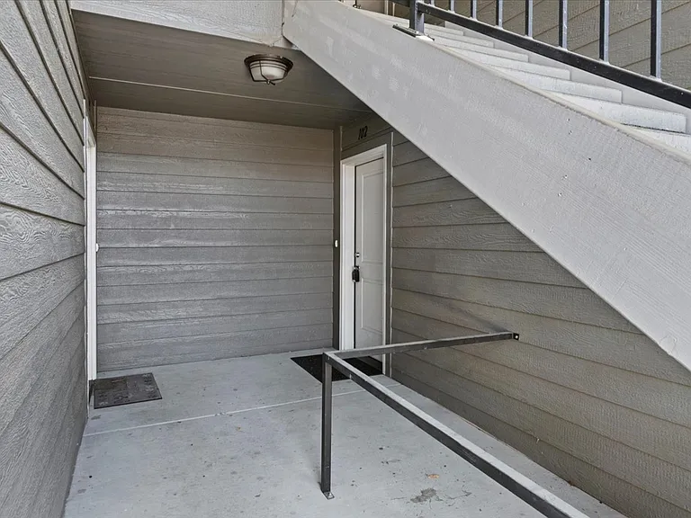 WhistleStop Apartments — Photo 41