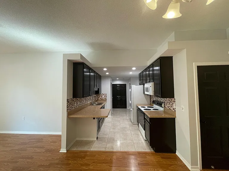 1364 Conservatory Ct — Photo 12