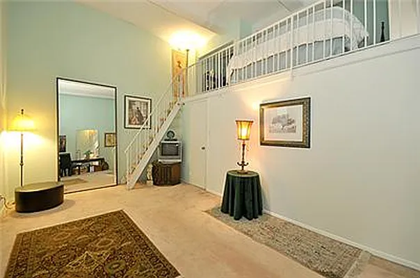 Sold by R New York | media 13