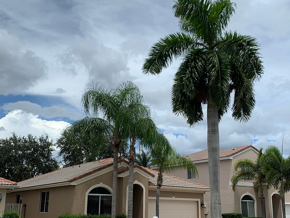 1st image of 3809 Woodfield Dr