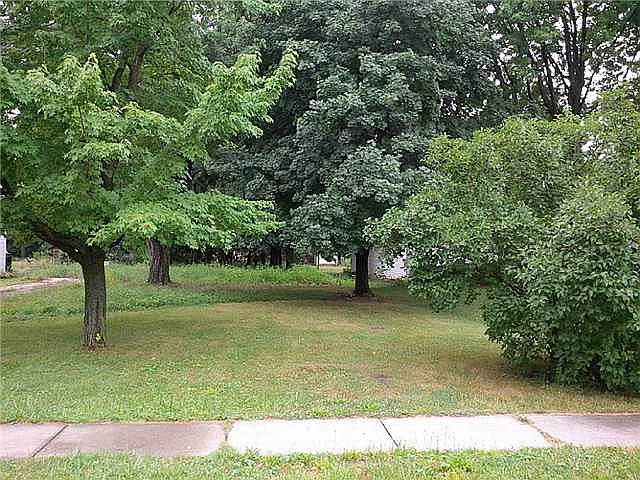 1st image of 958 Hickory St
