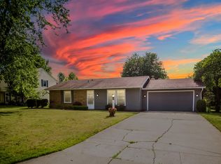 3702 Turf Ln, Fort Wayne, IN 46804