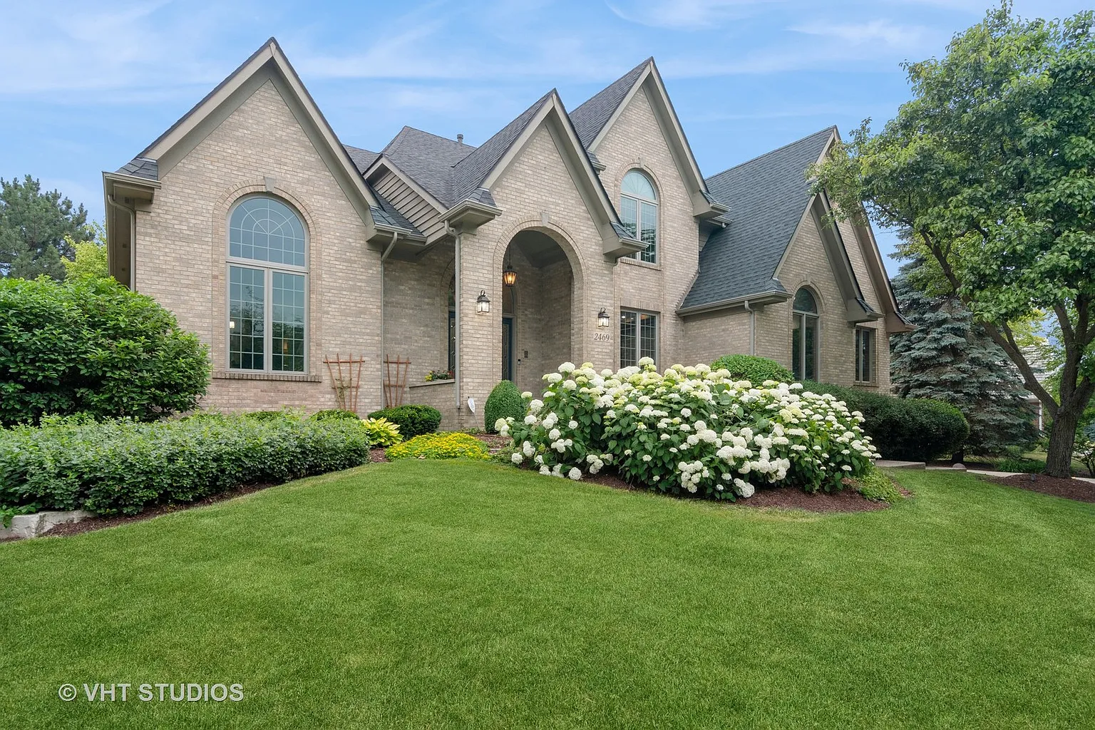 2469 Legacy Dr photo 1
