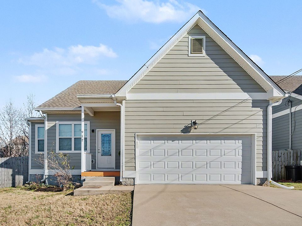 1st image of 912 Pierce Rd