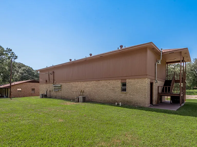120 McAdams Ln — Photo 23