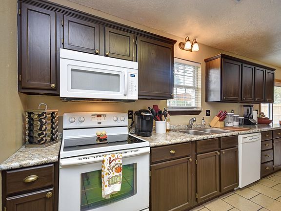 200 South Johnson Street-18