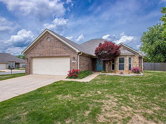 2nd image of 2801 Silverton Dr