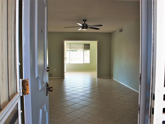 3rd image of 10802 W Saratoga Cir
