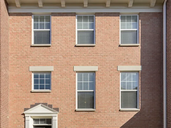 9460 Oakley Dr, Indianapolis, IN 46260