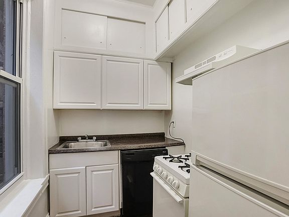 5th image of 102 E 30th St #3REAR