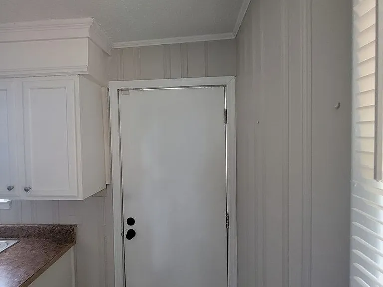2111 Dyer St — Photo 19