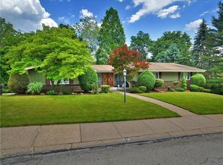225 Penhurst Dr, Pittsburgh, PA 15235
