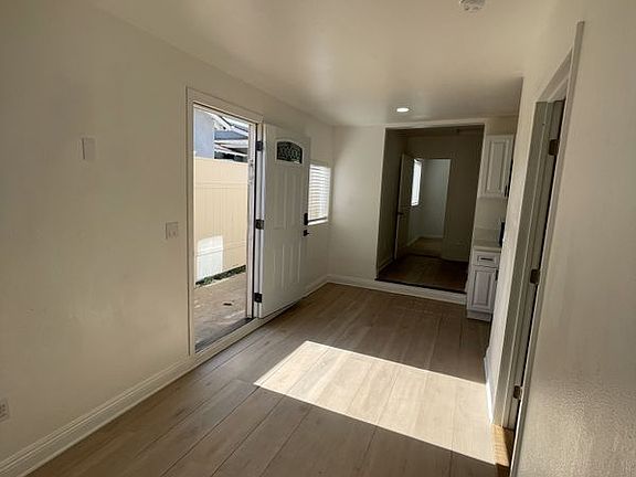 2nd image of 17617 Ludlow St