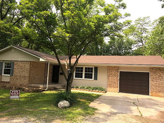 2nd image of 6 Great Oaks Ln