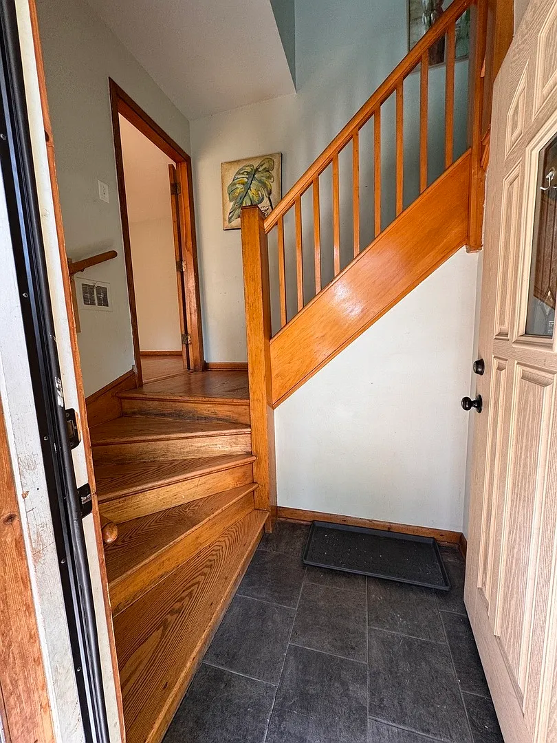 2 bed, 1015 sqft, $1,350 — Photo 2