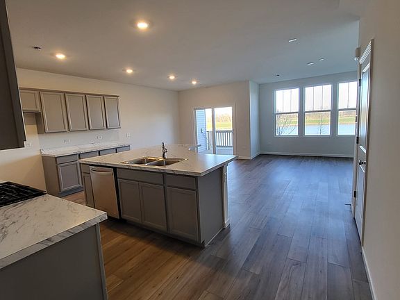 5th image of 2207 Horseshoe Cir