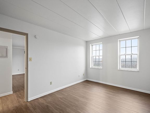 4th image of 2860 Washington Blvd #5