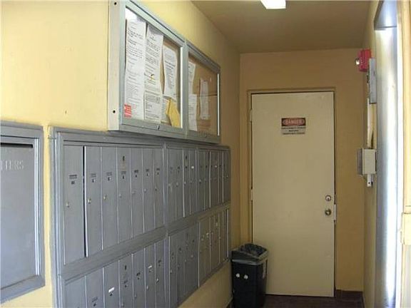 4th image of 20201 NE 29th Ct APT D102