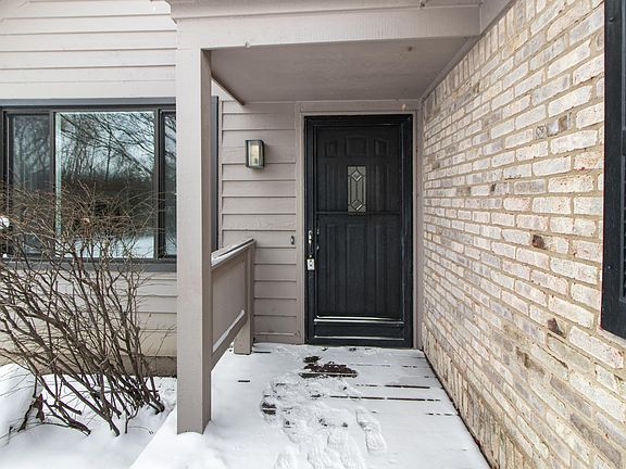3rd image of 2016 Audubon Dr