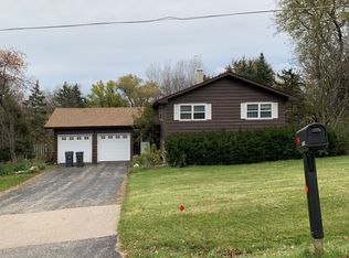 40791 N Prairie Ave, Antioch, IL 60002