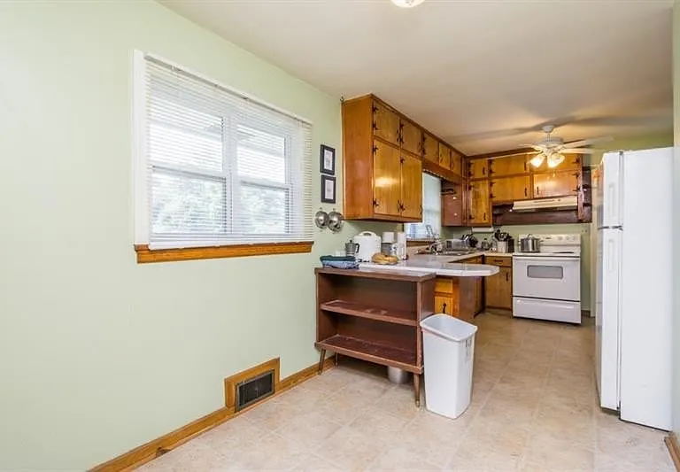 2790 Glenbriar Dr NE — Photo 7