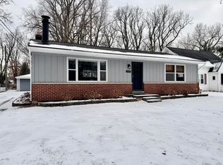 33989 Richland St, Livonia, MI 48150