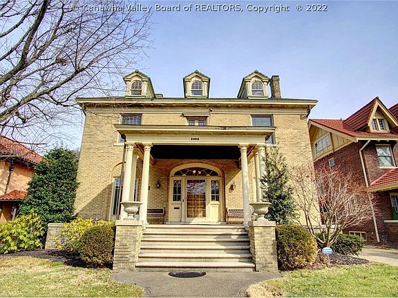 2nd image of 2306 Kanawha Blvd E