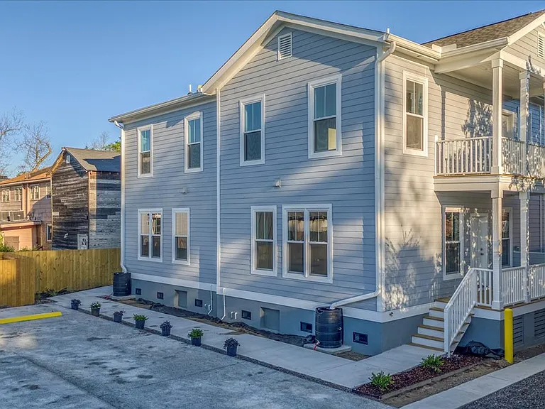 195 Romney St — Photo 1