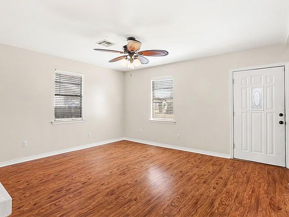 4th image of 546 Avenue G