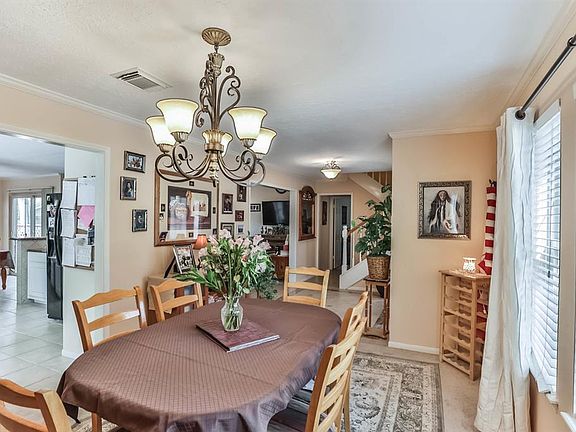 5th image of 3219 Falling Brook Dr