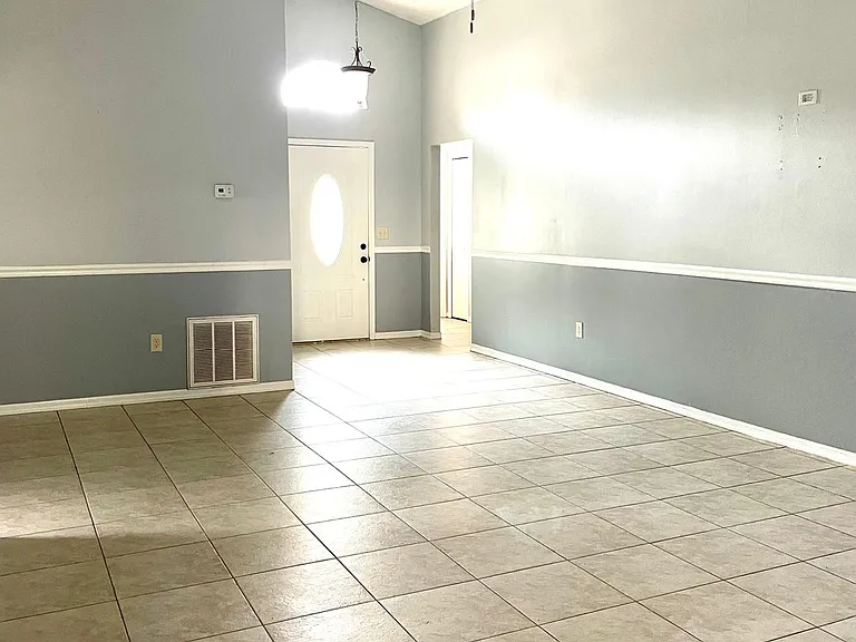 Another Dining & Living room picture