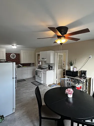 145 Sylvan St #5 Photo 1