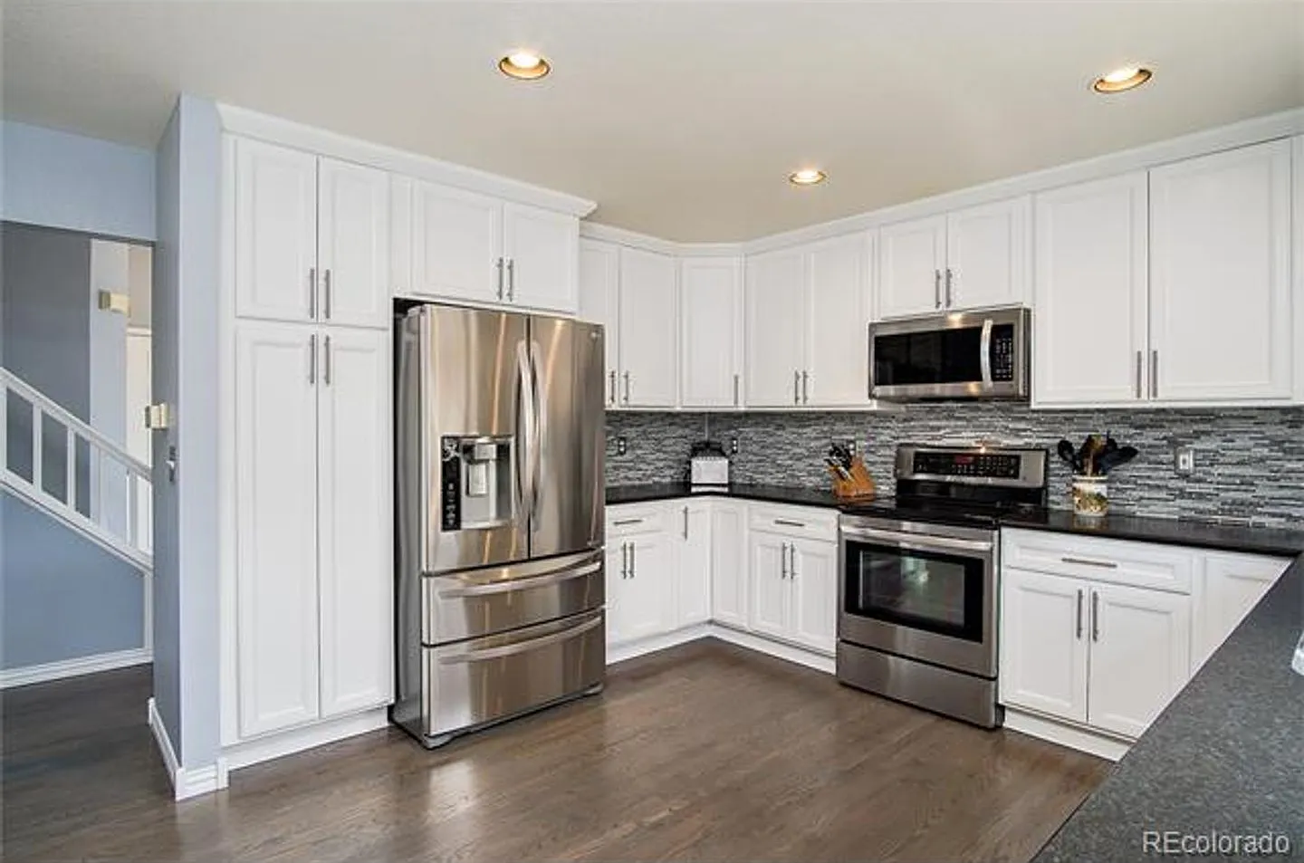 Beautiful single family home with 4 bed and 4 bath. — Photo 2