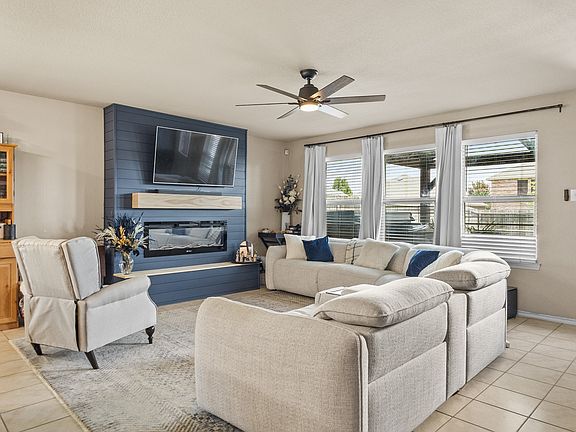 4th image of 2508 Glen Hollow Dr