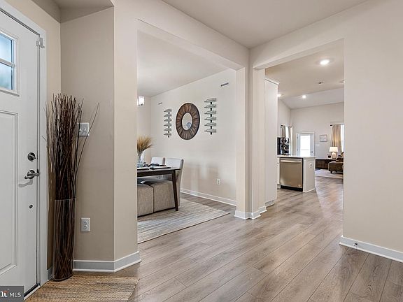 4th image of 2638 Fairlight Dr