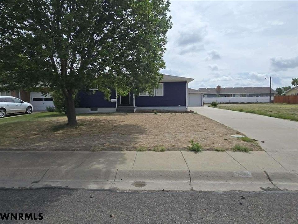 1st image of 2427 Craig Ave