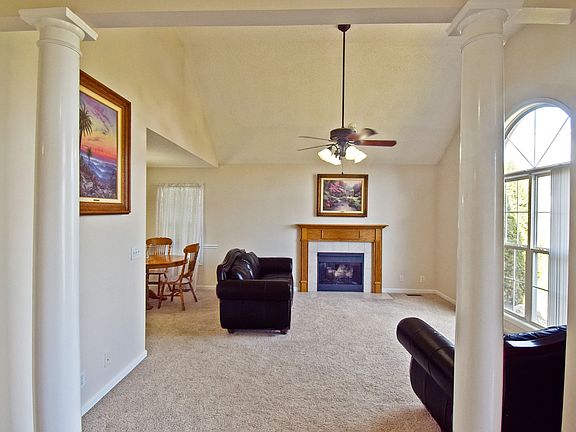 4th image of 1313 Ambleside Dr